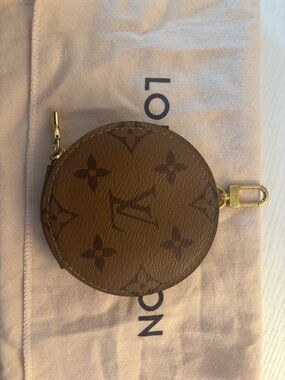 Louis Vuitton Brown Monogram Round Key & Card Holder with Gold Hardware